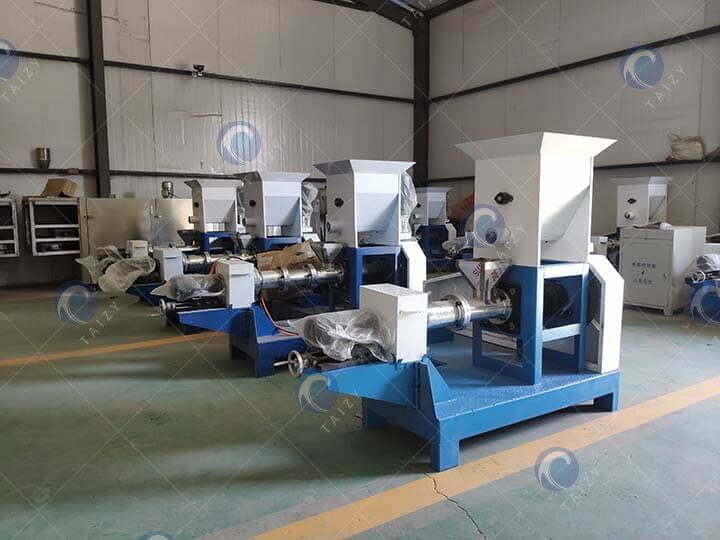 Stock of puffed fish feed extruder 2 2